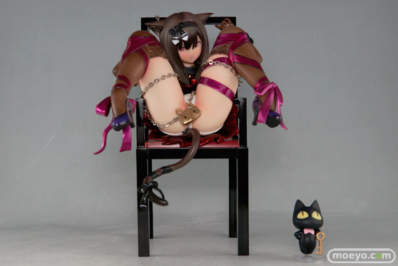 エンブレイスジャパンのちゅ～かな猫と椅子のフィギュアサンプル画像01