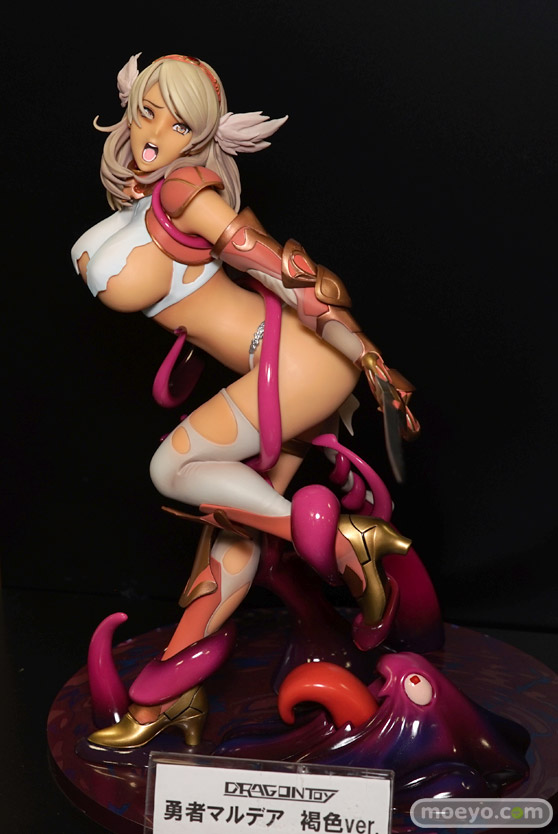DRAGON Toy(ドラゴントイ)の新作フィギュアClosed GAME セリシア・ロックハート Pink ver.の彩色サンプル展示の様子画像 17