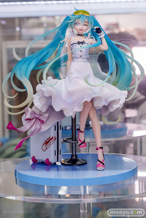 秋葉原の新作フィギュア展示の様子 2025年11月15日 あみあみ レーシングミク エル アーリャ　01