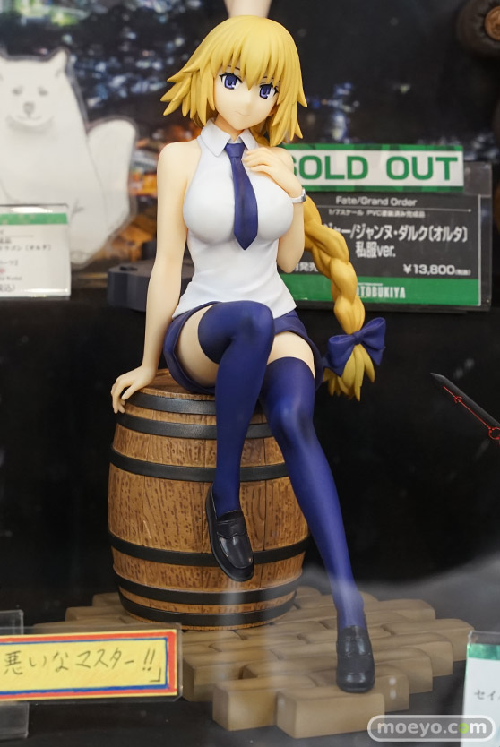 秋葉原の新作フィギュア展示の様子01